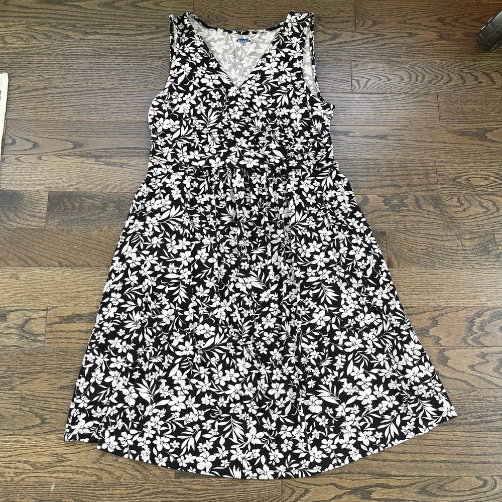 Old Navy Maternity Cross-Front Jersey Waist-Defined Dress | Black Floral Size L